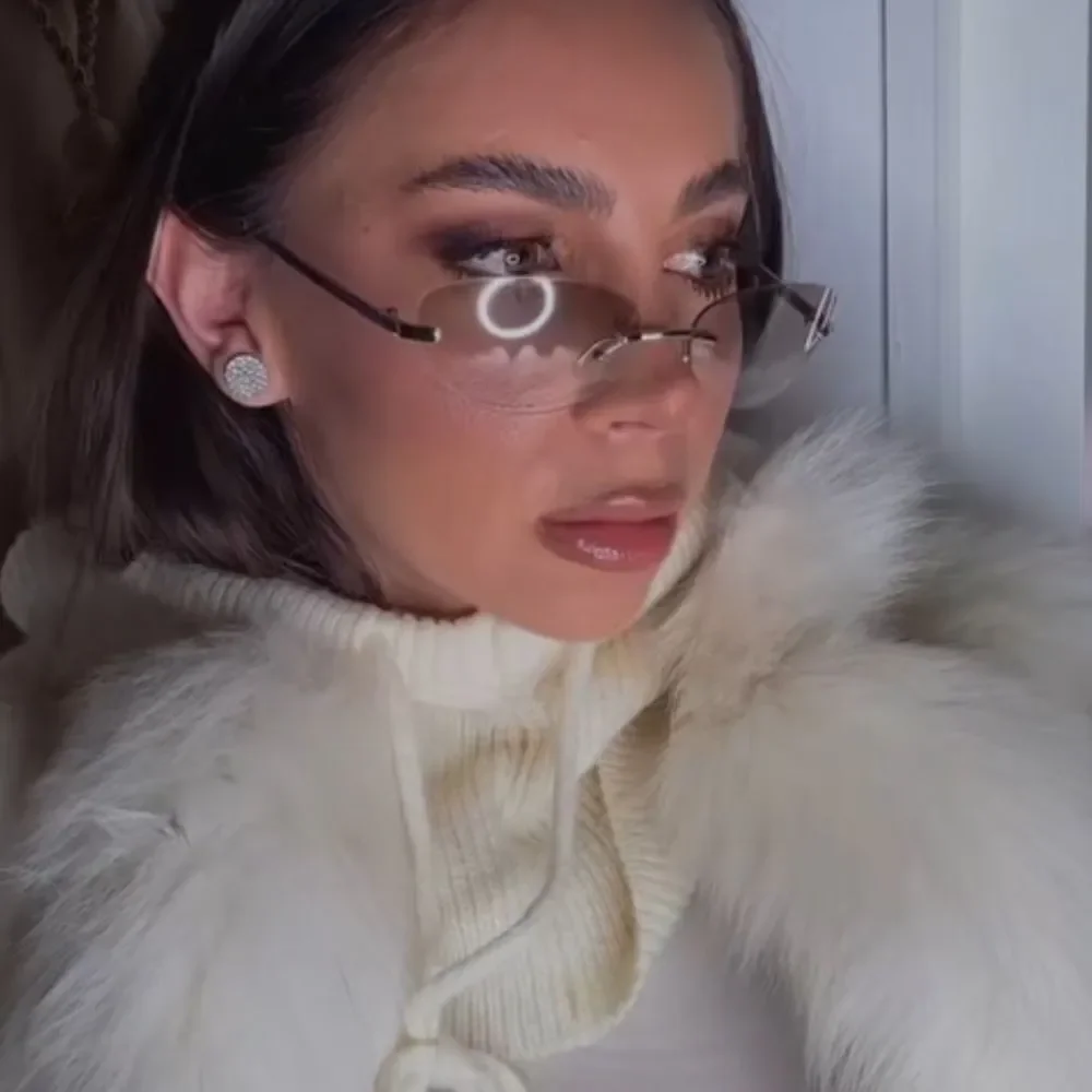 Clear glasses